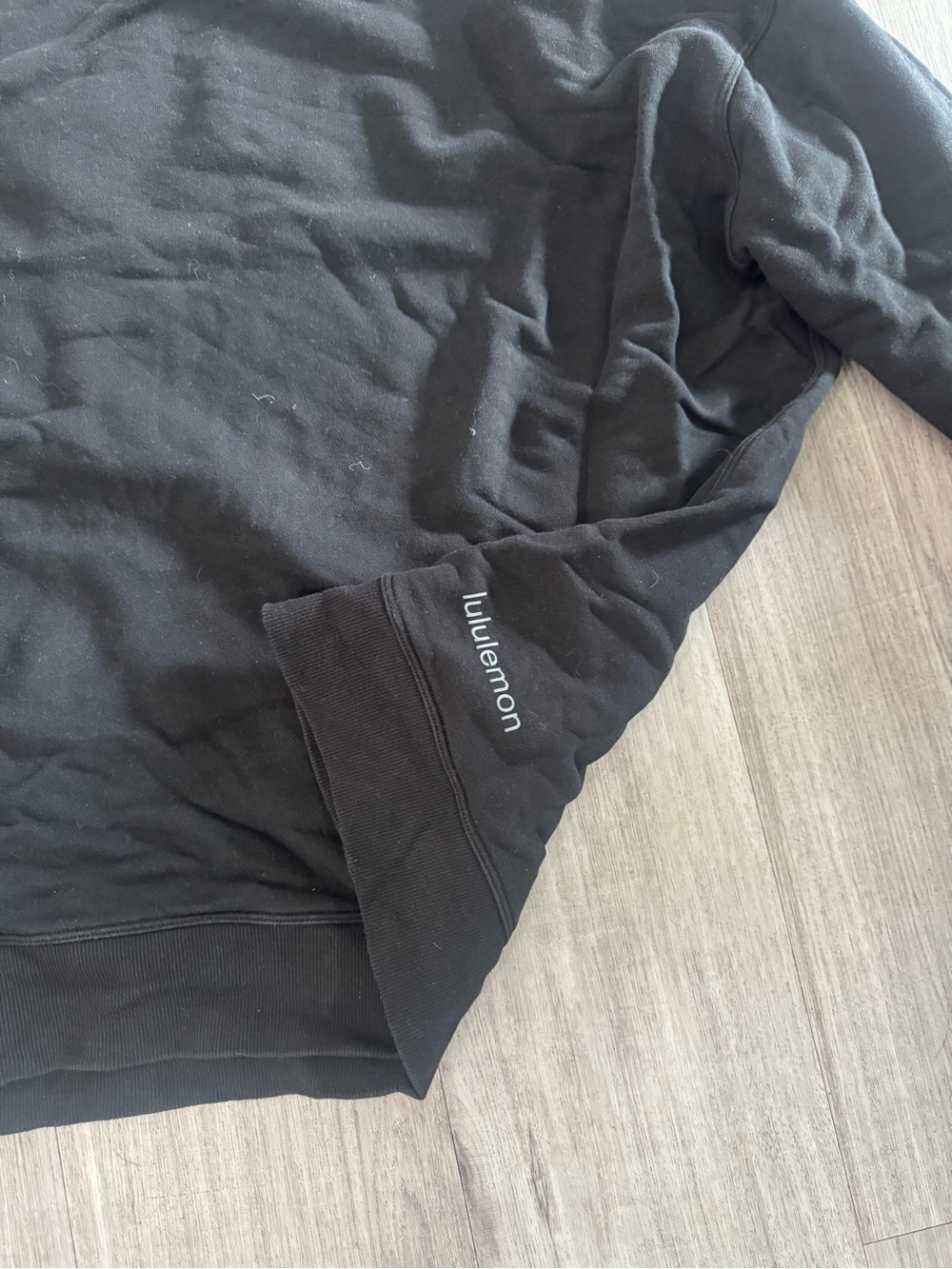 Lululemon crewneck - Picture 2 of 2